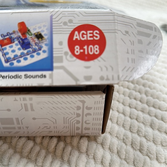 Snap Circuits Educational Toy set of 2! with real circuits and two boards! - Picture 2 of 6